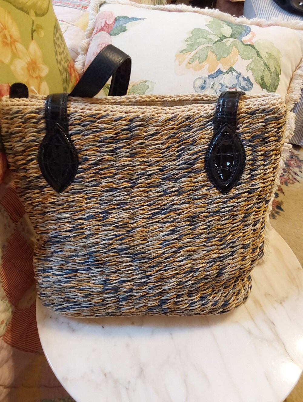 NWOT Brighton Beige Woven Shoulder Bag, Gold Hardware, Heart Hangtag - Picture 2 of 10